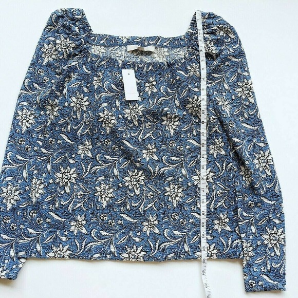 Loft XS Smocked Top Blue Floral NWT New - Picture 4 of 5